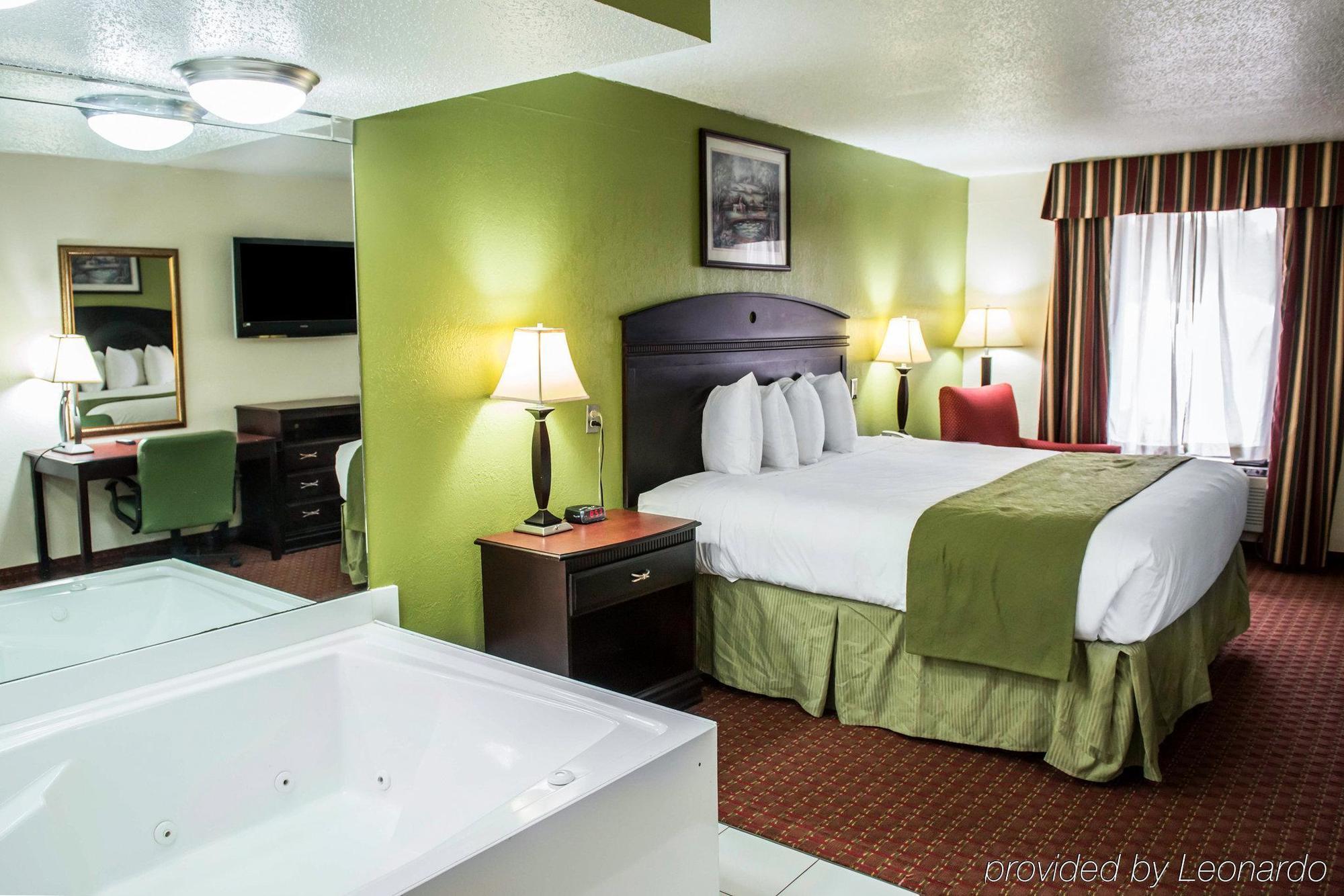 Quality Inn Chipley I-10 At Exit 120 Exteriör bild